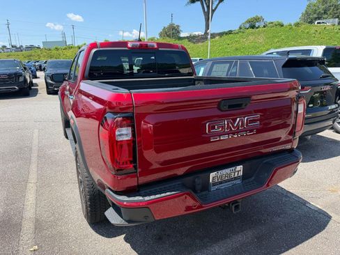 Used 2023 GMC Canyon Denali AWD/4WD image 4