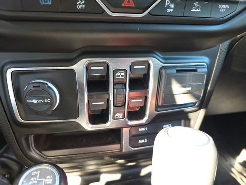 Used 2022 Jeep Wrangler Unlimited Sahara w/ Safety Group image 28