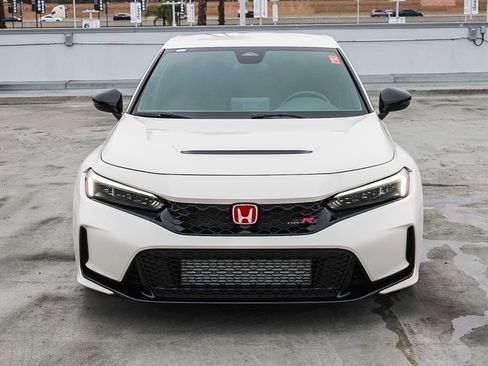 Used 2024 Honda Civic Type R image 3