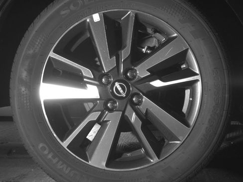 Used 2025 Nissan Versa SV image 15