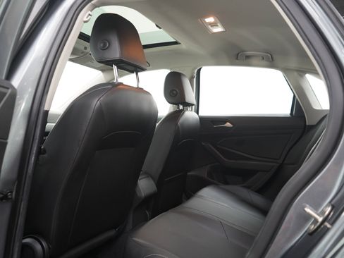 Used 2019 Volkswagen Jetta SE FWD image 16