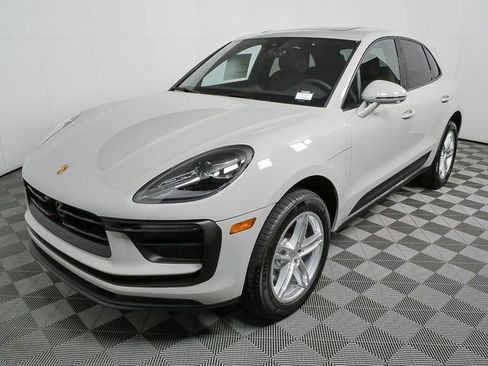 New 2026 Porsche Macan image 1