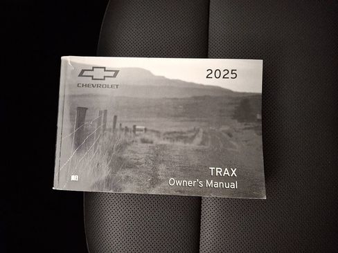 Used 2025 Chevrolet Trax ACTIV FWD image 25