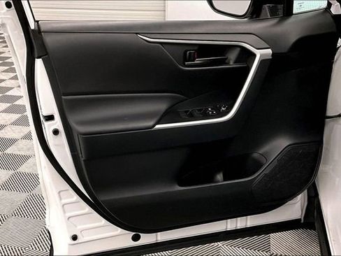 Used 2025 Toyota RAV4 LE image 20