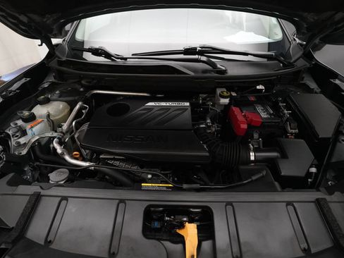 Used 2023 Nissan Rogue S AWD/4WD image 3
