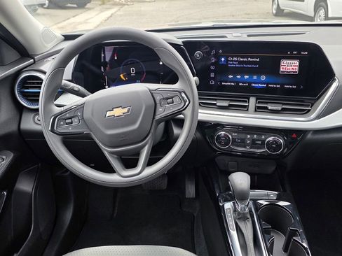 Used 2026 Chevrolet Trax LT FWD image 17