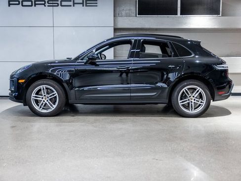 Certified 2025 Porsche Macan image 2
