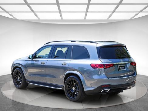 Used 2023 Mercedes-Benz GLS 580 4MATIC image 2