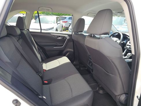 Used 2022 Toyota RAV4 XLE w/ XLE Grade Weather Package AWD/4WD image 11