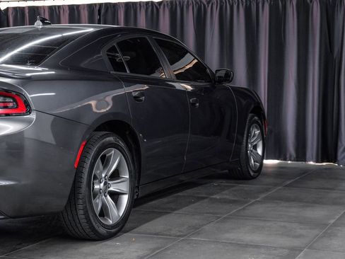 Used 2015 Dodge Charger SXT image 12