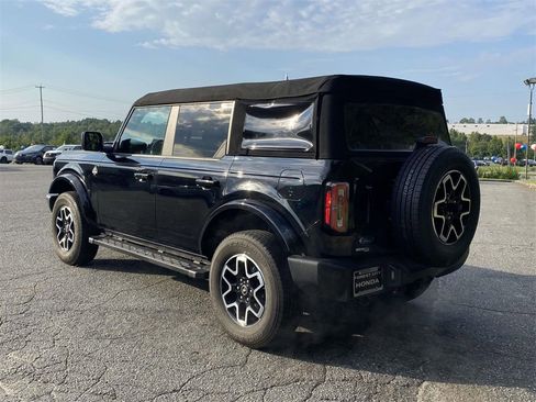 Used 2023 Ford Bronco Outer Banks image 3