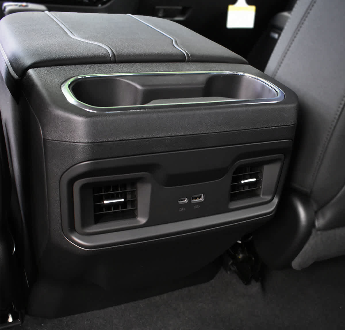 Used 2024 Chevrolet Silverado 1500 LT Trail Boss w/ Convenience Package II AWD/4WD image 10