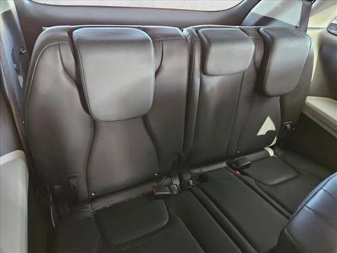 Used 2024 Kia Carnival LX image 18