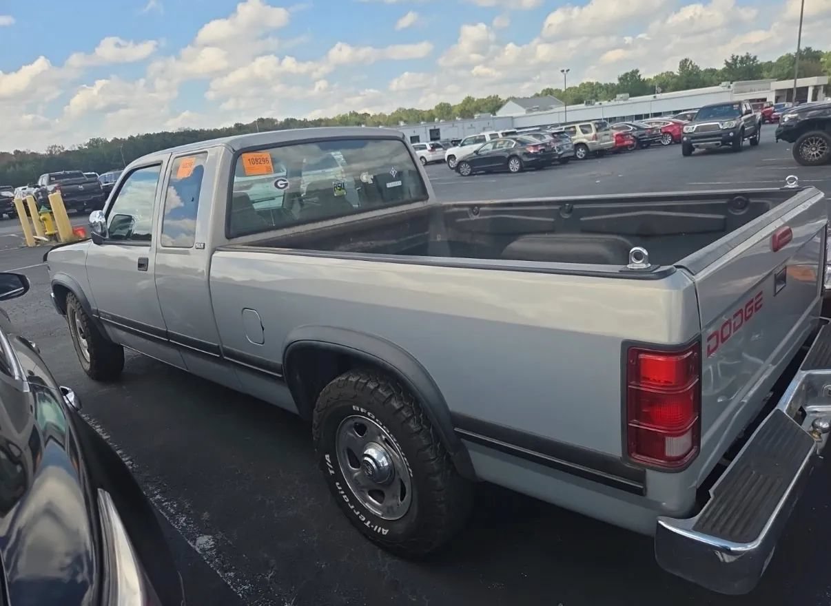 Used 1996 Dodge Dakota Sport RWD image 2