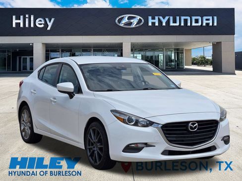 Used 2017 MAZDA MAZDA3 Touring FWD image 2
