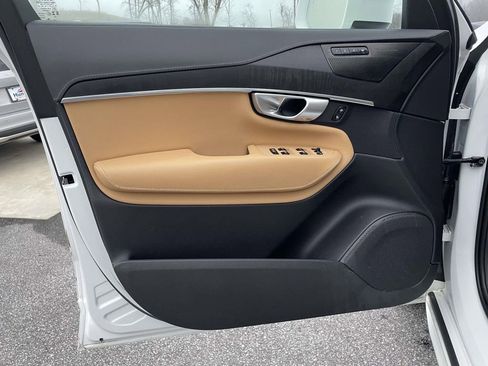Used 2024 Volvo XC90 T8 Ultimate w/ Protection Package Premier image 6