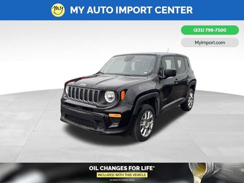 Used 2023 Jeep Renegade Latitude AWD/4WD image 3