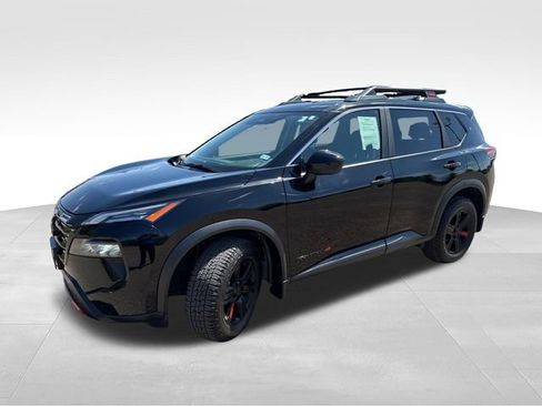 Certified 2025 Nissan Rogue SV AWD/4WD image 4