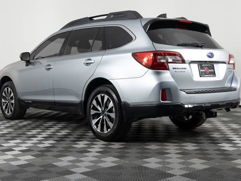 Used 2017 Subaru Outback 3.6R Limited image 4