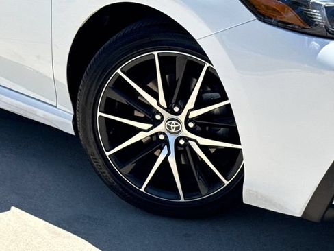 Used 2024 Toyota Camry SE FWD image 2