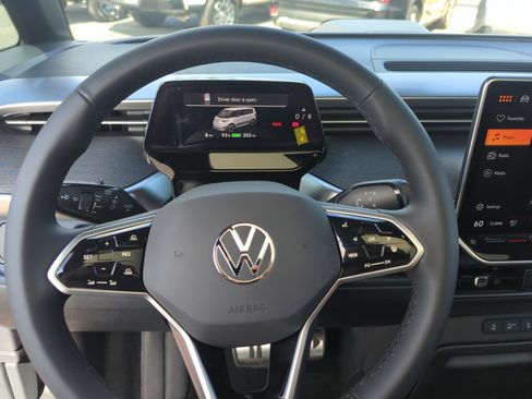 New 2025 Volkswagen ID. Buzz Pro S Plus image 9