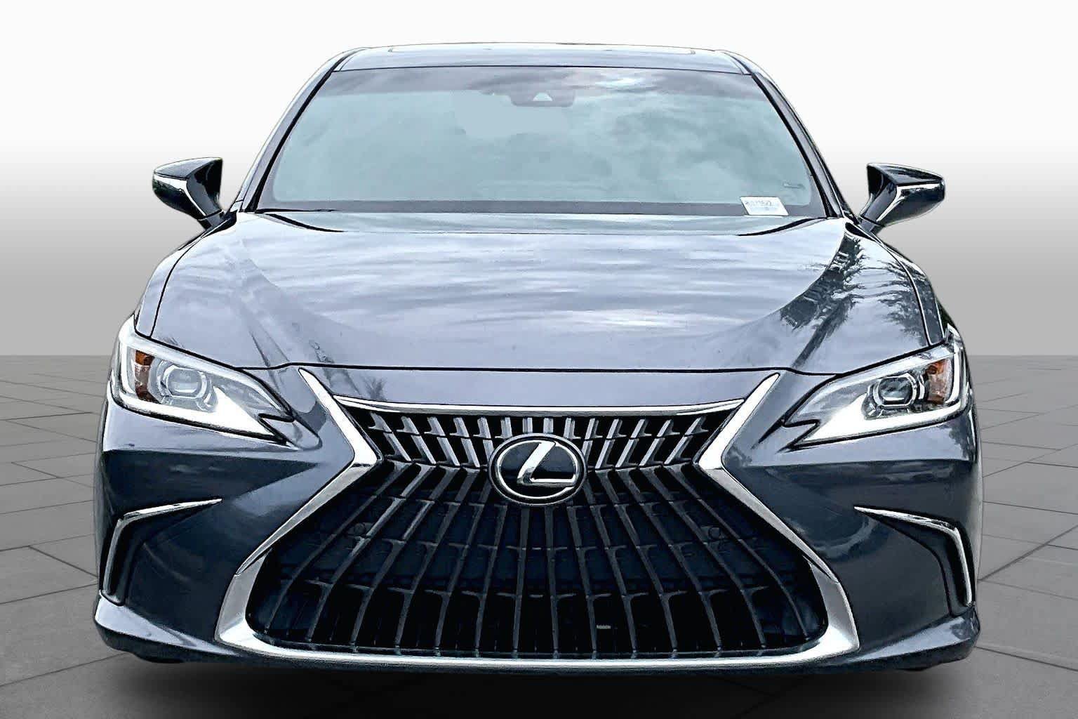 Used 2024 Lexus ES 350 w/ Premium Package FWD image 4