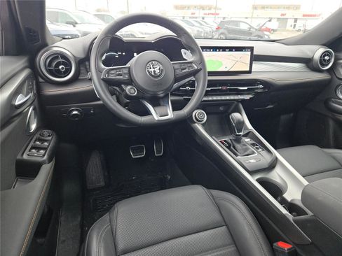 Used 2025 Alfa Romeo Tonale w/ Premium Package image 22