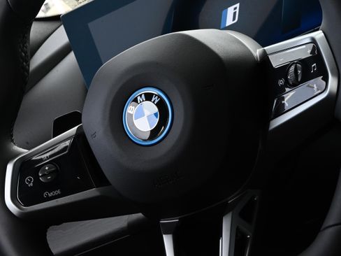 Used 2026 BMW i5 eDrive40 w/ M Sport Package image 22