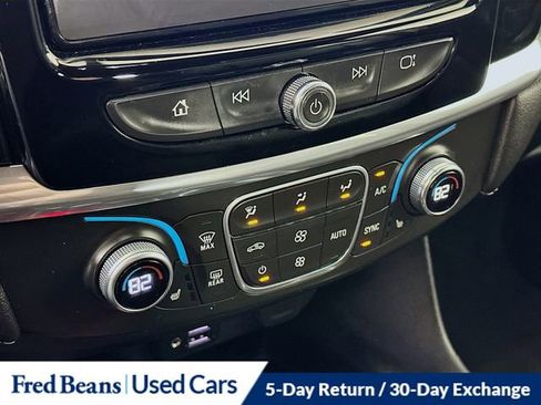Used 2022 Chevrolet Traverse LT w/ LT Premium Package image 18