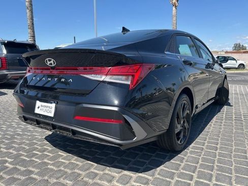 New 2026 Hyundai Elantra SEL Sport FWD image 4