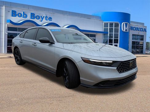 Certified 2025 Honda Accord SE image 7