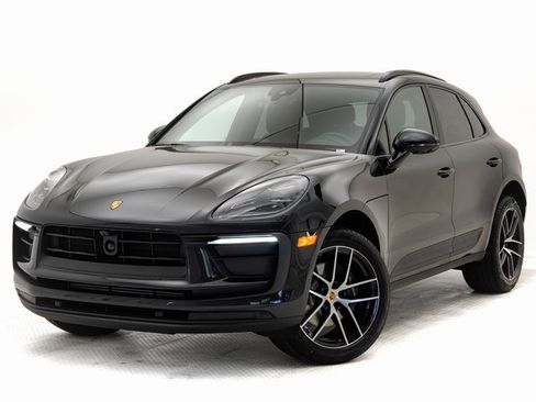 New 2025 Porsche Macan image 1