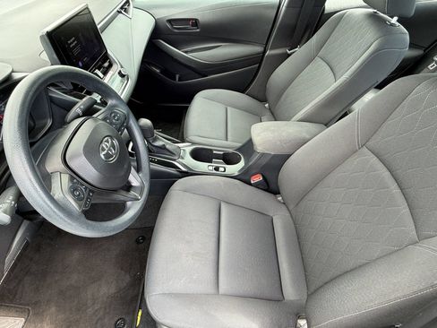 Used 2023 Toyota Corolla LE FWD image 5