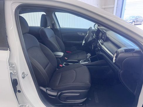 Used 2019 Kia Forte LXS FWD image 10