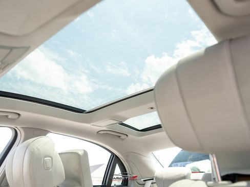 Used 2016 Mercedes-Benz S 550 4MATIC Sedan image 36
