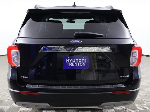 Used 2022 Ford Explorer XLT w/ Equipment Group 202A image 11