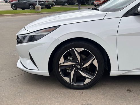 Used 2023 Hyundai Elantra SEL w/ Convenience Package image 6