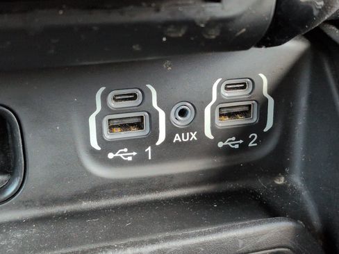 Used 2022 RAM 1500 Laramie AWD/4WD image 21