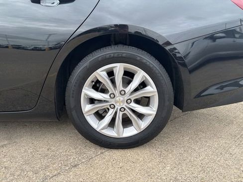 Used 2019 Chevrolet Malibu LT w/ Leather Package FWD image 11
