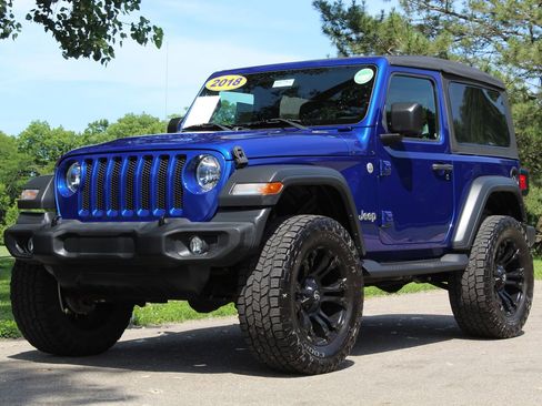 Used 2018 Jeep Wrangler Sport AWD/4WD image 3
