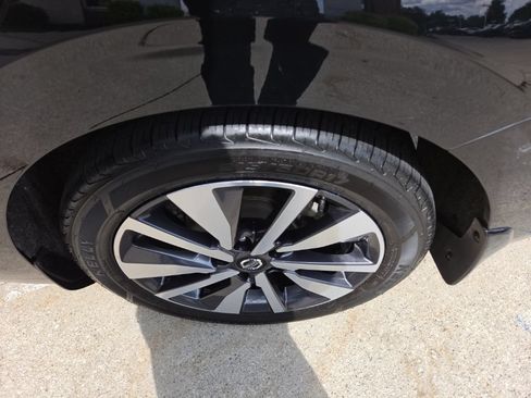 Used 2020 Nissan Sentra SV w/ SV Premium Package FWD image 27