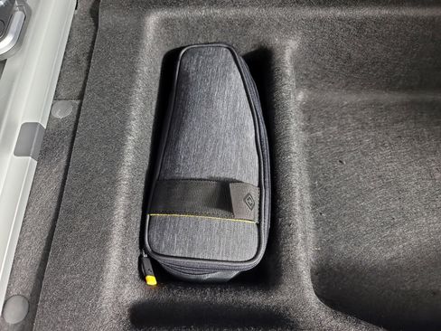 Used 2023 Rivian R1S Launch Edition image 34