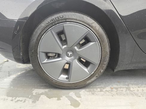Used 2021 Tesla Model 3 Standard Range Plus RWD image 17