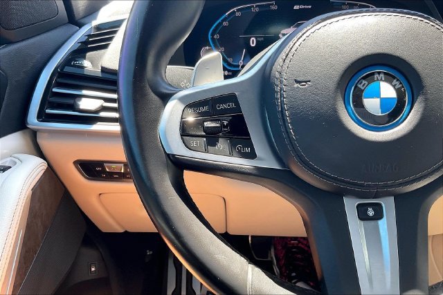 Used 2022 BMW X5 xDrive45e w/ M Sport Package AWD/4WD image 18
