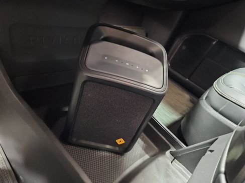 Used 2023 Rivian R1S Adventure AWD/4WD image 19