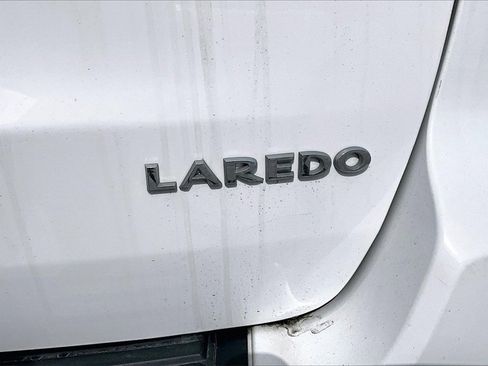 Certified 2018 Jeep Grand Cherokee Laredo image 24