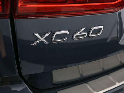 Used 2022 Volvo XC60 T8 Inscription w/ Advanced Package AWD/4WD image 10