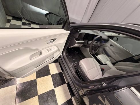 Used 2024 Hyundai Kona Limited FWD image 15