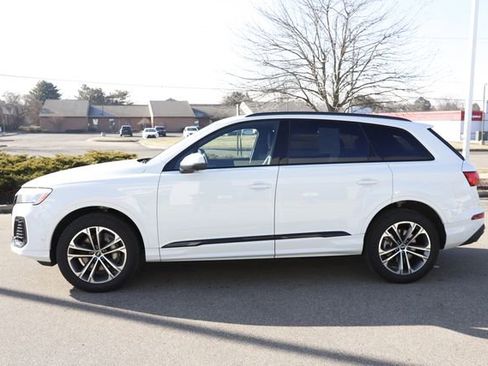 Used 2025 Audi Q7 2.0T Premium w/ Convenience Plus Package image 8