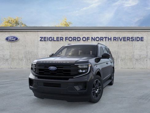 New 2026 Ford Expedition Active image 2